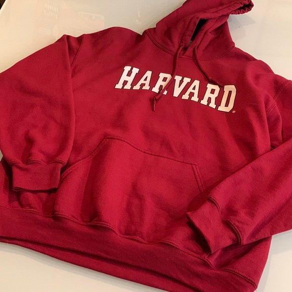 Harvard hoodie with kangaroo pouch - Picture 2 of 8